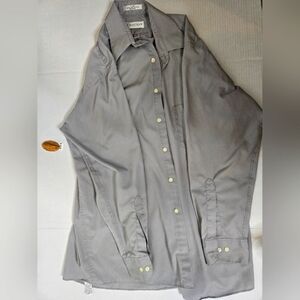 Van Heusen mens button down.